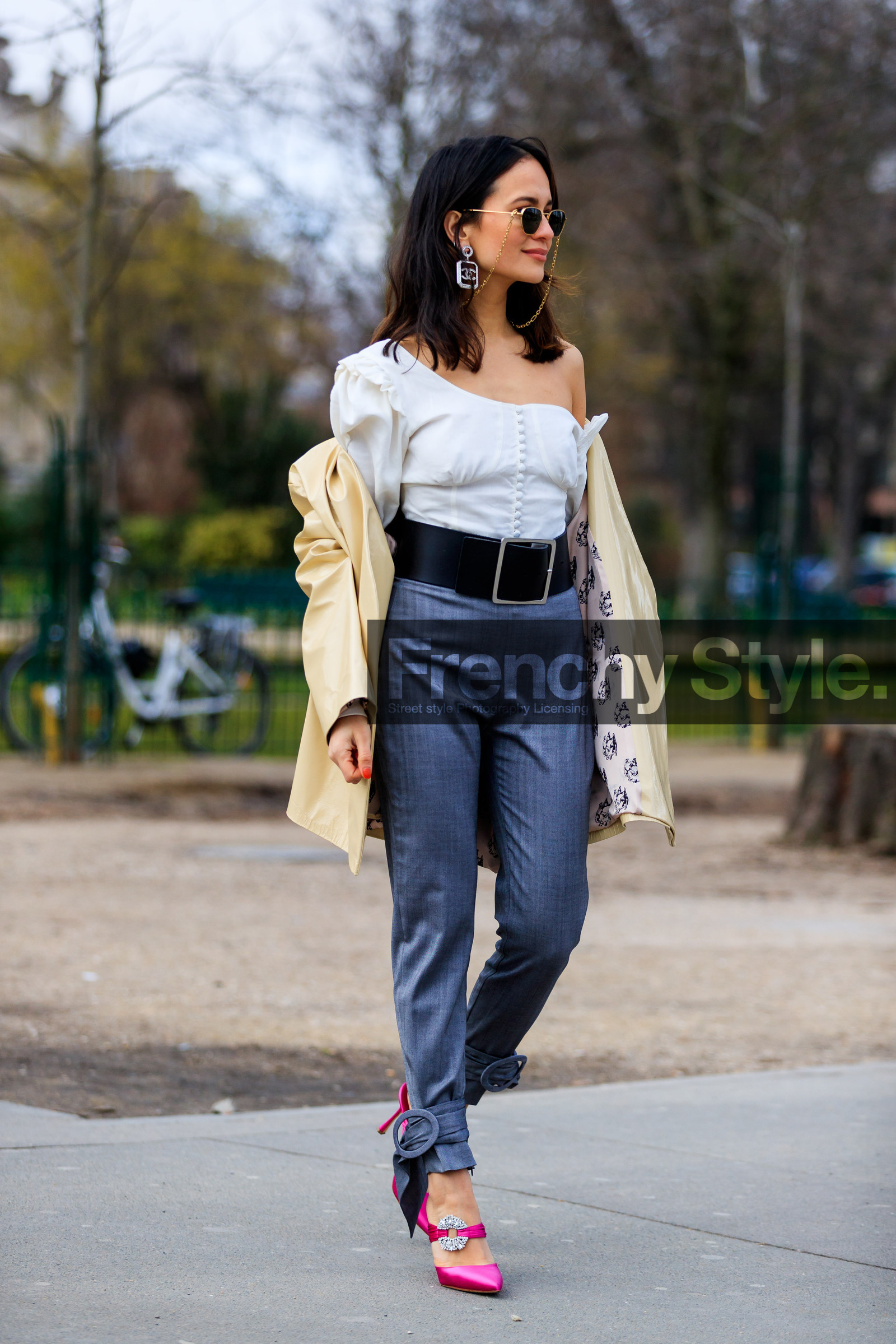 asymetric, black belt, chanel, earrings, grey pants, high heels, leather belt, leather shoes, off the shoulder, pink shoes, sunglasses, trousers, white top, yellow jacket, street style, jonathan paciullo, FW, frenchystyle, fashion week, PFW, PARIS, AUTUMN WINTER 2018-2019, FALL WINTER 2018-2019, FW 18-19, vertical, full length, anna rosa vitiello