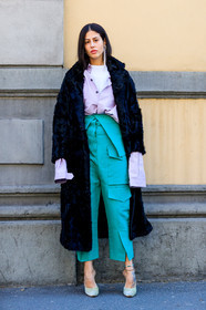 AUTUMN WINTER 2017-2018, AW 17-18, black coat, black fur coat, earrings, FALL WINTER 2017-2018, fashion week, frenchystyle, full length, Fur coat, FW, FW 17-18, gilda ambrosio, green pants, green shoes, high waist, jonathan paciullo, leather shoes, MFW, MILAN, mules, pink shirt, street style, trousers, vertical