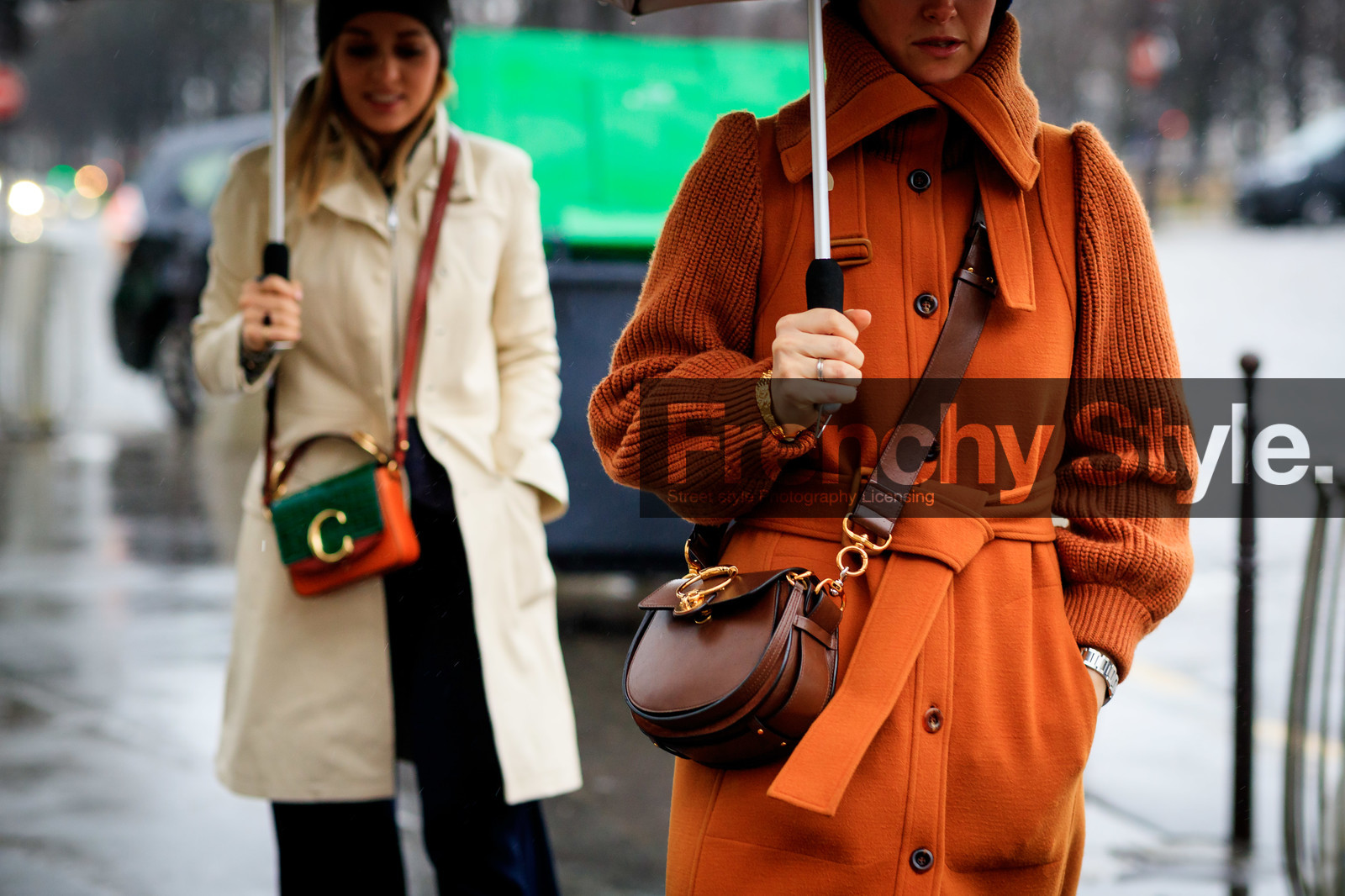 orange coat, camel coat, knit coat, knit sleeves, knitwear, belted coat, crossbody bag, brown leather bag, chloe bag, close up detail, chloe coat, fashion week, frenchystyle, FW, jonathan paciullo, street style, PFW, PARIS, AUTUMN WINTER 2020-2021, FALL WINTER 2020-2021, FW 20-21, horizontal, detail, atmosphere details