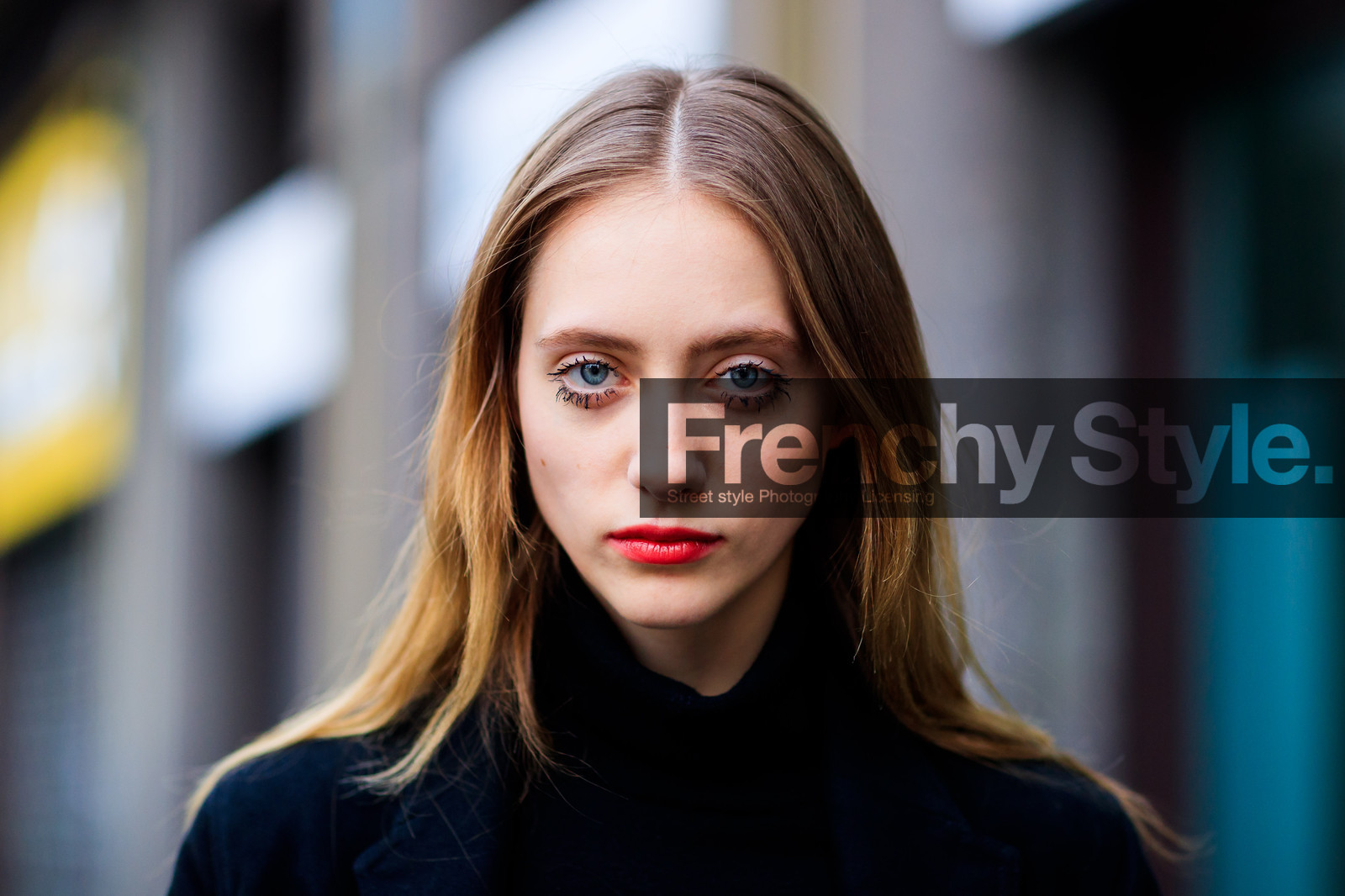 atmosphere details, AUTUMN WINTER 2017-2018, AW 17-18, black coat, black jacket, black sweater, detail, FALL WINTER 2017-2018, fashion week, frenchystyle, FW, FW 17-18, horizontal, jonathan paciullo, lia pavlova, long hair, MFW, MILAN, model, portrait, red lips, street style, tone on tone, total look black, turtleneck sweater