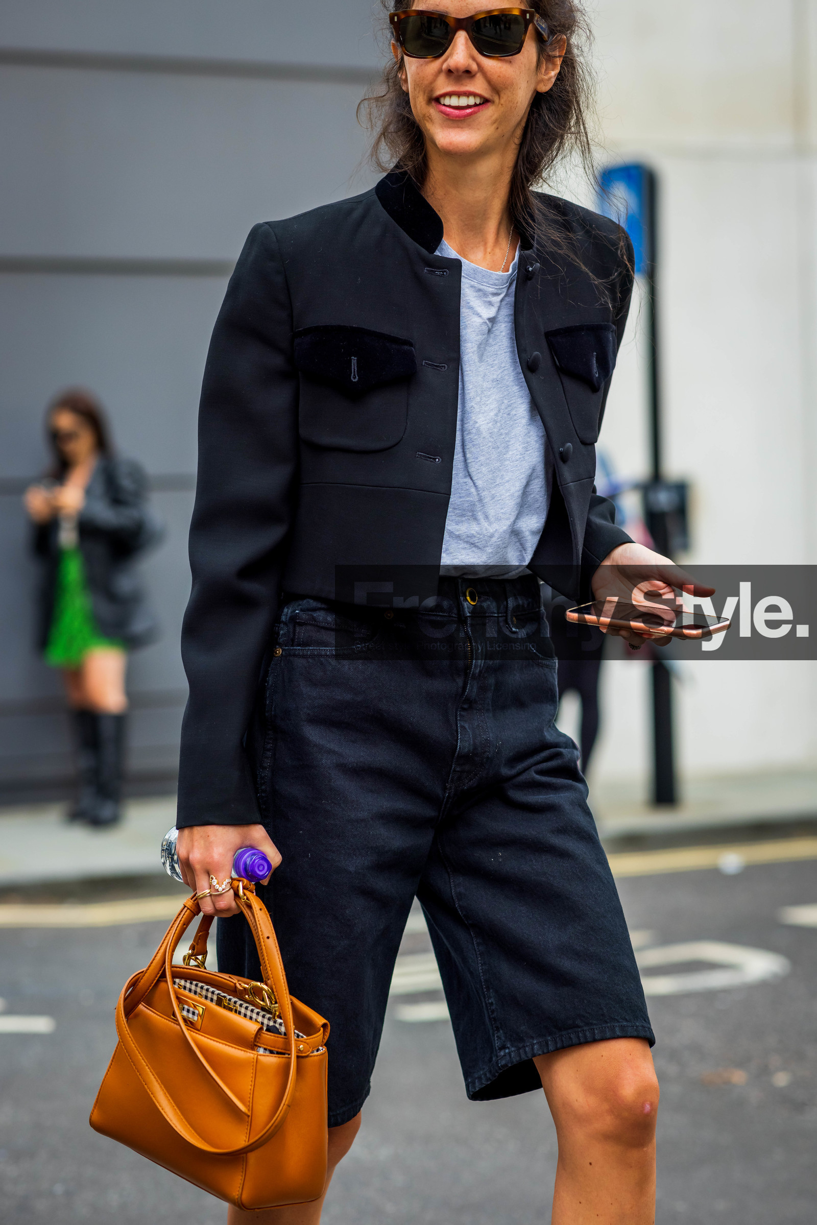 cropped blazer, black, shorts, denim, sunglasses, handbag, tshirt, fashion week, frenchystyle, FW, jonathan paciullo, street style, SS 22, SPRING SUMMER 2022, LFW, LONDON, vertical, atmosphere details, detail