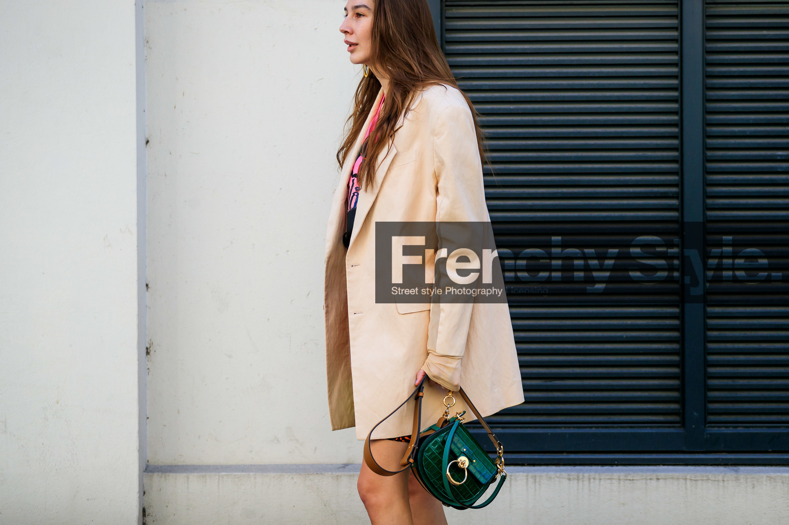 beige jacket, blazer, chloé, estelle pigault, green bag, leather bag, fashion week, frenchystyle, FW, jonathan paciullo, street style, PFW, PARIS, AUTUMN WINTER 2019-2020, AW 19-20, FALL WINTER 2019-2020, FW 19-20, horizontal, atmosphere details, detail