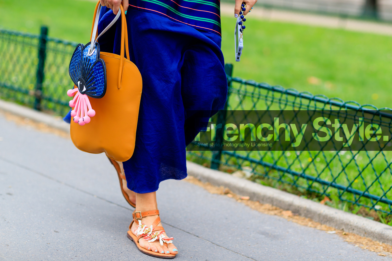 atmosphere details, AUTUMN WINTER 2016-2017, AW 16-17, blue skirt, brown sandals, camel bag, camel sandals, detail, FALL WINTER 2016-2017, fashion week, frenchystyle, fun bag, FW, FW 16-17, graphic bag, HAUTE COUTURE, horizontal, jonathan paciullo, kenzo, leather bag, leather shoes, MENSWEAR, PARIS, PFW, street style