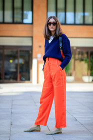 AUTUMN WINTER 2017-2018, AW 17-18, beige shoes, diletta bonaiuti, FALL WINTER 2017-2018, fashion week, frenchystyle, full length, FW, FW 17-18, jonathan paciullo, leather shoes, MFW, MILAN, navy sweater, orange pants, street style, sunglasses, trousers, vertical