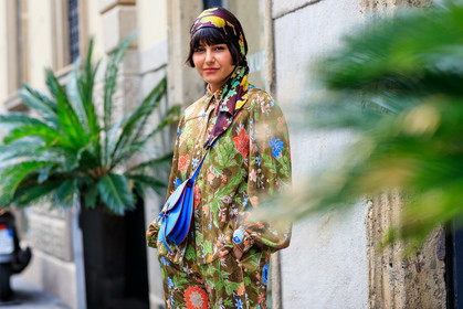 maria bernad, blue leather bag, brown pants, brown shirt, camel leather shoes, crossbody bag, floral print total look, floral printed pants, floral printed scarf, floral printed shirt, loose pants, loose shirt, peter pilotto bagpyjama look, silk pants, silk scarf, silk shirt, fashion week, frenchystyle, FW, jonathan paciullo, street style, MFW, MILAN, SPRING SUMMER 2020, SS 20
