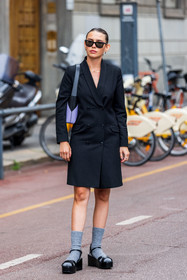 bag, black coat, black sandals, black sunglasses, blazer, grey socks, leather bag, leather sandals, long blazer, ray ban, sandals, Sarah-Lou Falk, sock, sunglasses, wool socks, fashion week, frenchystyle, FW, jonathan paciullo, street style, SPRING SUMMER 2022, SS 22, MFW, MILAN, vertical, full length