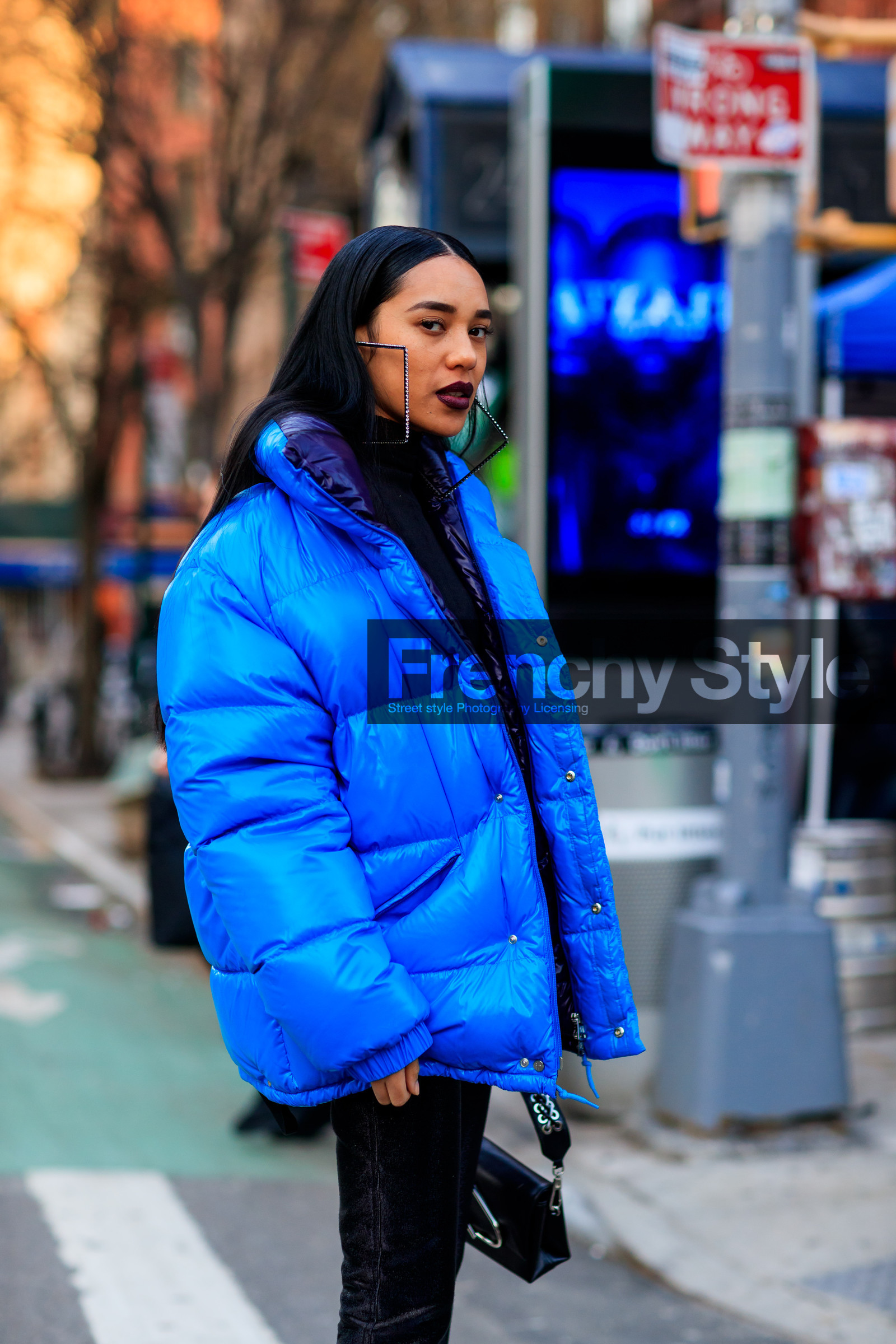 black bag, black bra, black pants, black top, blue jacket, down jacket, earrings, leather bag, see through, trousers, street style, jonathan paciullo, FW, frenchystyle, fashion week, NYFW, NEW YORK, AUTUMN WINTER 2018-2019, AW 18-19, FALL WINTER 2018-2019, FW 18-19, vertical, atmosphere details, detail, aleali may