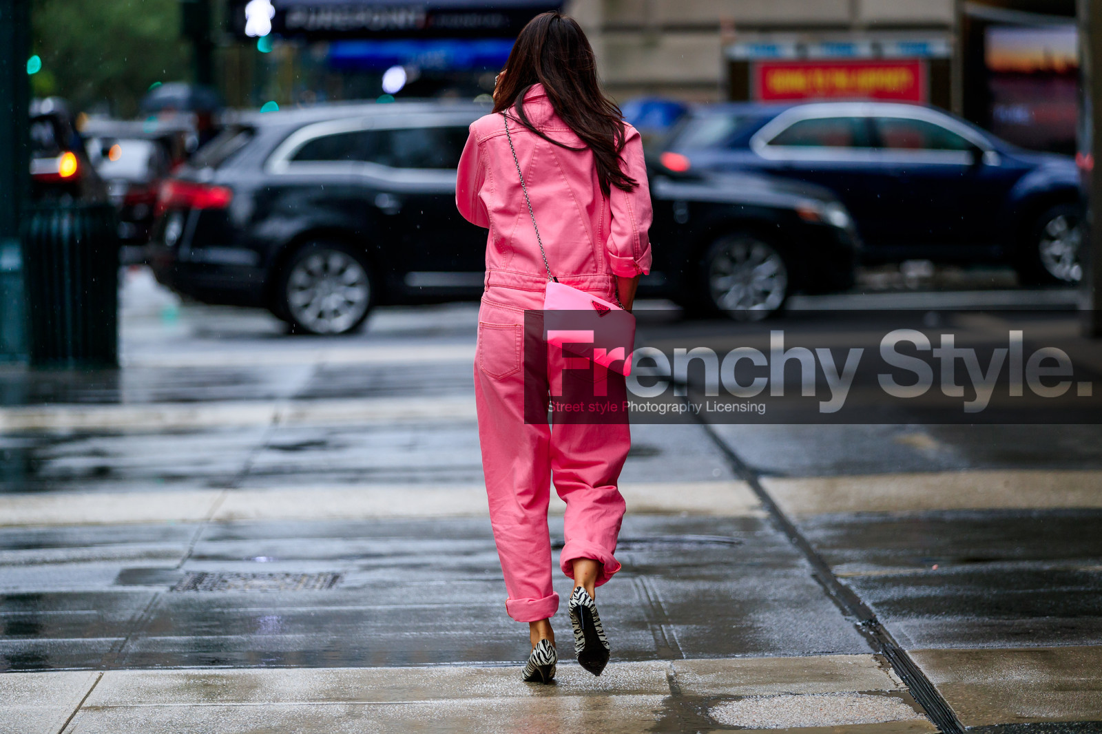 animal print, black and white shoes, elizabeth von der goltz, high heels, leather bag, leather shoes, pink bag, pink denim, pink jumpsuit, pink pants, prada, trousers, zebra, street style, jonathan paciullo, FW, frenchystyle, fashion week, NYFW, NEW YORK, SPRING SUMMER 2019, SS 19, atmosphere details, horizontal, full length