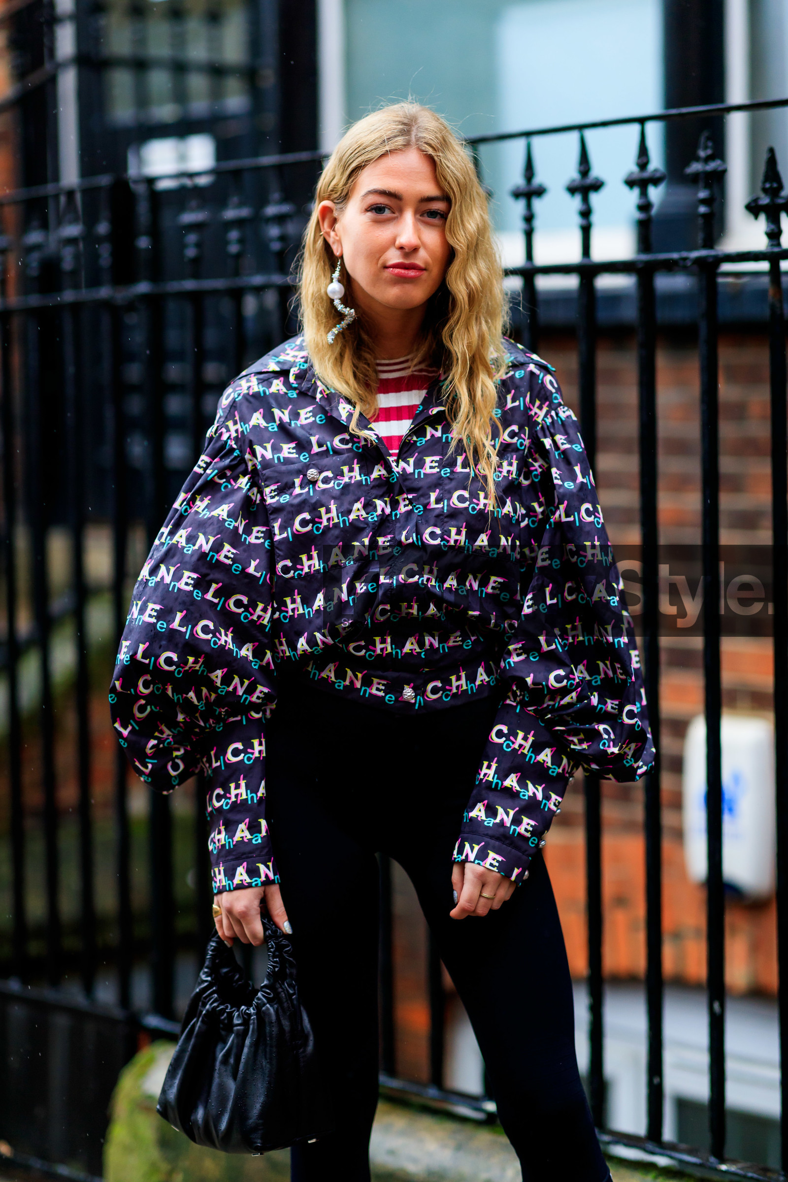 black bag, black leggings, black shorts, blue jacket, chanel, earrings, emili sindlev, graphic jacket, leather bag, printed jacket, red lips, stripes, trousers, LONDON, LFW, fashion week, frenchystyle, FW, jonathan paciullo, street style, AUTUMN WINTER 2019-2020, AW 19-20, FW 19-20, FALL WINTER 2019-2020, vertical, atmosphere details, detail