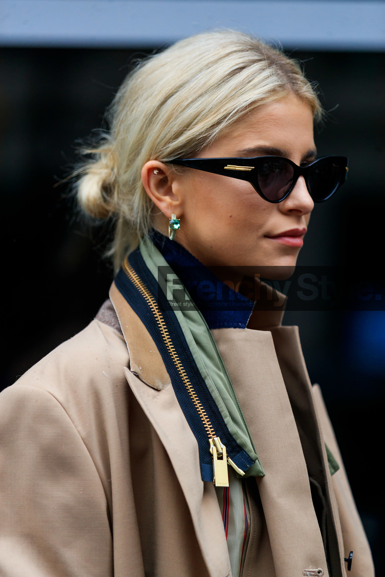 caro daur, beige trench coat, beige jacket, layered jacket, black sunglasses, butterfly sunglasses, bottega veneta sunglasses, green earrings, stone earrings, strassed earrings, close up detail, fashion week, frenchystyle, FW, jonathan paciullo, street style, PFW, PARIS, vertical, atmosphere details, detail