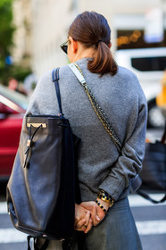 atmosphere details, back detail, black bag, bracelet, detail, fashion week, frenchystyle, FW, grey sweater, jonathan paciullo, leather bag, NEW YORK, NYFW, SPRING SUMMER 2018, SS 18, street style, vertical