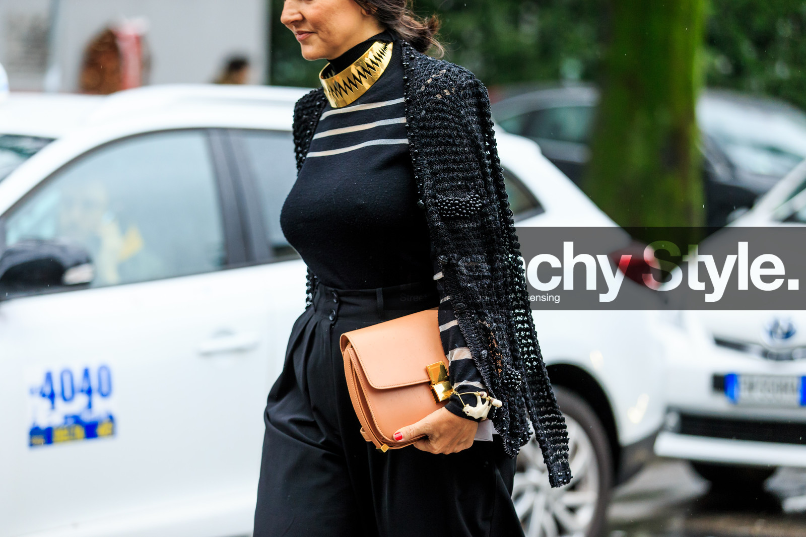 annelise michelson, atmosphere details, AUTUMN WINTER 2016-2017, AW 16-17, beige bag, black cardigan, black pants, black sweater, camel bag, detail, FALL WINTER 2016-2017, fashion week, frenchystyle, FW, FW 16-17, golden details, golden jewelry, horizontal, jonathan paciullo, leather bag, LFW, LONDON, MENSWEAR, nausheen shah, necklace, printed sweater, street style, striped sweater, trousers