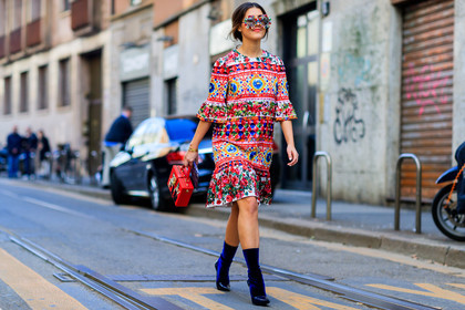 atmosphere details, AUTUMN WINTER 2017-2018, AW 17-18, blue boots, dolce & gabbana, drawings, embroidered bag, embroidered dress, FALL WINTER 2017-2018, fashion week, frenchystyle, full length, fun sunglasses, FW, FW 17-18, high heels, horizontal, jonathan paciullo, leather bag, leather shoes, MFW, MILAN, multicolor bag, printed dress, red bag, red dress, sequined bag, sequined dress, street style, sunglasses, velvet