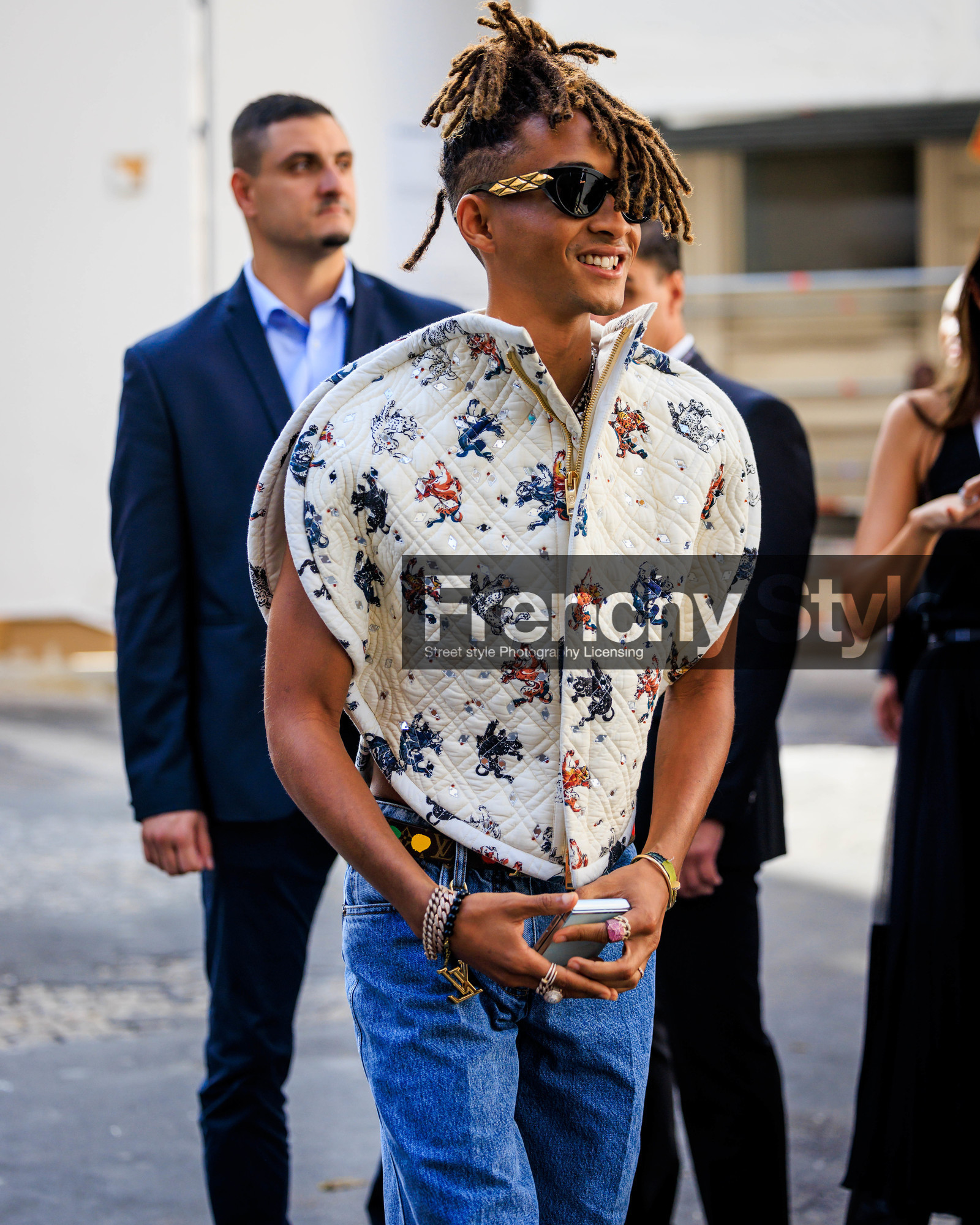 PARIS, PFW, fashion week, frenchystyle, FW, jonathan paciullo, street style, SPRING SUMMER 2024, SS 24, vertical, atmosphere details, detail