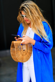 atmosphere details, blue coat, detail, fashion week, frenchystyle, FW, geometric, graphic bag, jonathan paciullo, NEW YORK, NYFW, SPRING SUMMER 2018, SS 18, street style, sunglasses, vertical, wood bag
