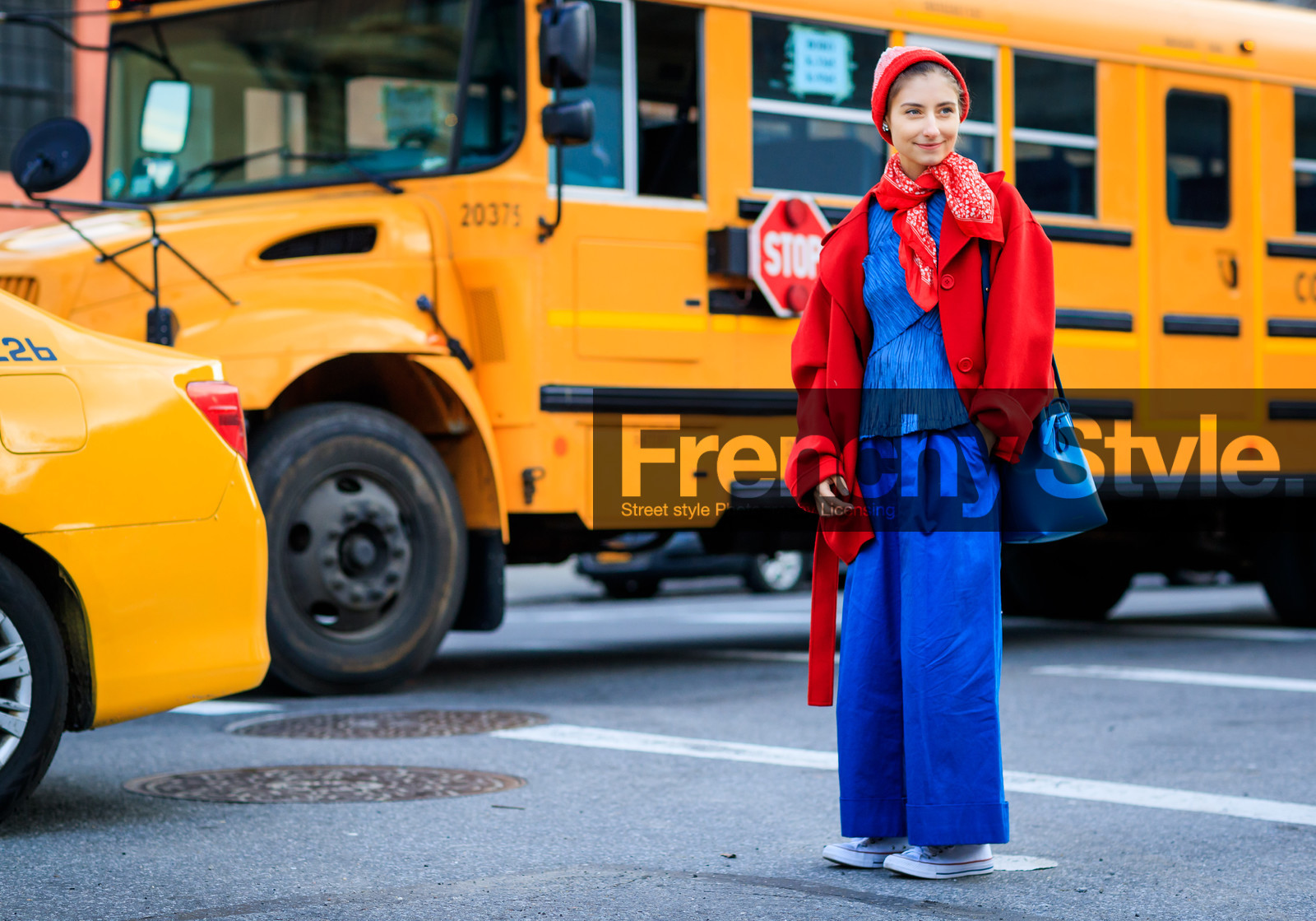 blue bag, blue pants, blue top, converse, leather bag, leather shoes, mansur gabriel, red beanie, red jacket, red scarf, trousers, white sneakers, street style, jonathan paciullo, FW, frenchystyle, fashion week, NYFW, NEW YORK, AUTUMN WINTER 2018-2019, AW 18-19, FALL WINTER 2018-2019, FW 18-19, atmosphere details, horizontal, full length, jenny walton