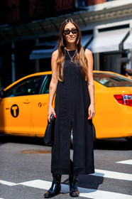black bag, black boots, black jumpsuit, black shoes, fashion week, frenchystyle, full length, FW, high heels, jonathan paciullo, leather shoes, NEW YORK, NYFW, SPRING SUMMER 2018, SS 18, street style, sunglasses, tone on tone, total look black, trousers, vertical