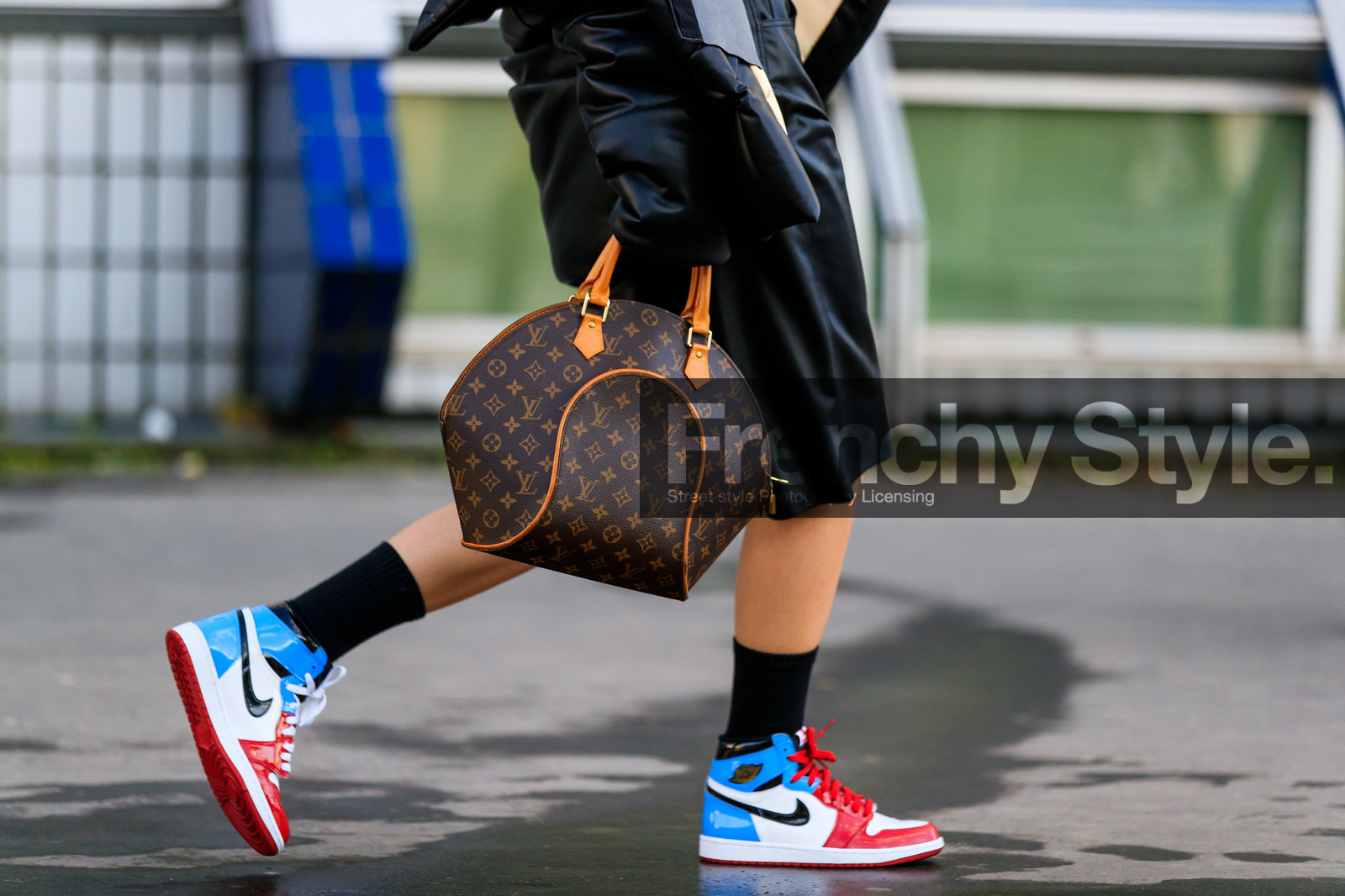 hera pradel, high sneakers, black socks, blue sneakers, rde s, red sneakers, white sneakers, nike shoes, polish sneakers, brown leather bag, monogrammed bag, camel leather bag, hand bag, louis vuitton bag, bag detail, close up detail, shoes detail, legs detail, fashion week, frenchystyle, FW, jonathan paciullo, street style, PFW, PARIS, AUTUMN WINTER 2020-2021, FALL WINTER 2020-2021, FW 20-21, horizontal, detail, atmosphere details