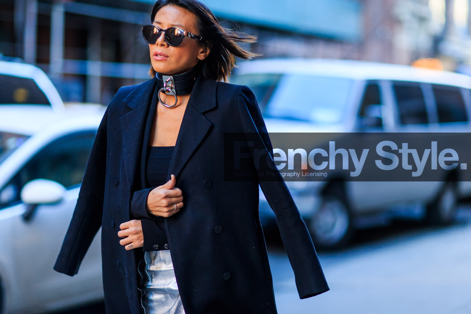 atmosphere details, AUTUMN WINTER 2016-2017, AW 16-17, black coat, black top, chocker, detail, fashion week, frenchystyle, FW, FW 16-17, horizontal, jonathan paciullo, necklace, NEW YORK, NYFW, over the shoulder, overcoat, shiny skirt, silver skirt, street style, sunglasses, woman