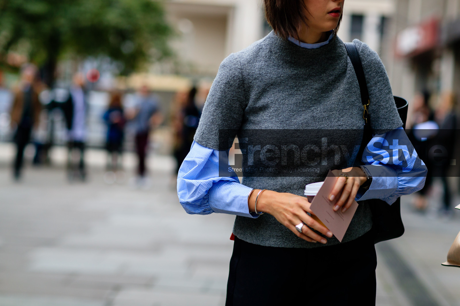 atmosphere details, blue shirt, detail, fashion week, frenchystyle, FW, grey sweater, horizontal, jonathan paciullo, LFW, LONDON, SPRING SUMMER 2017, SS 17, street style, striped shirt, woman