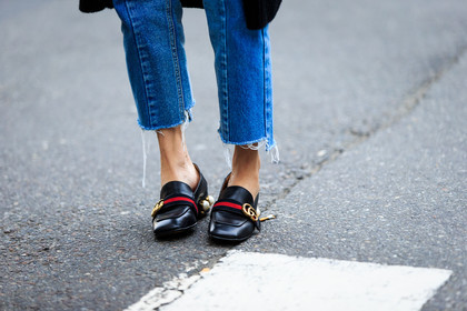 atmosphere details, AUTUMN WINTER 2016-2017, AW 16-17, black loafers, blue denim, denim pants, detail, FALL WINTER 2016-2017, fashion week, frenchystyle, FW, FW 16-17, gucci, horizontal, jeans, jonathan paciullo, leather shoes, LFW, LONDON, MENSWEAR, pearls, ripped pants, street style, trousers, vêtements, yoyo cao