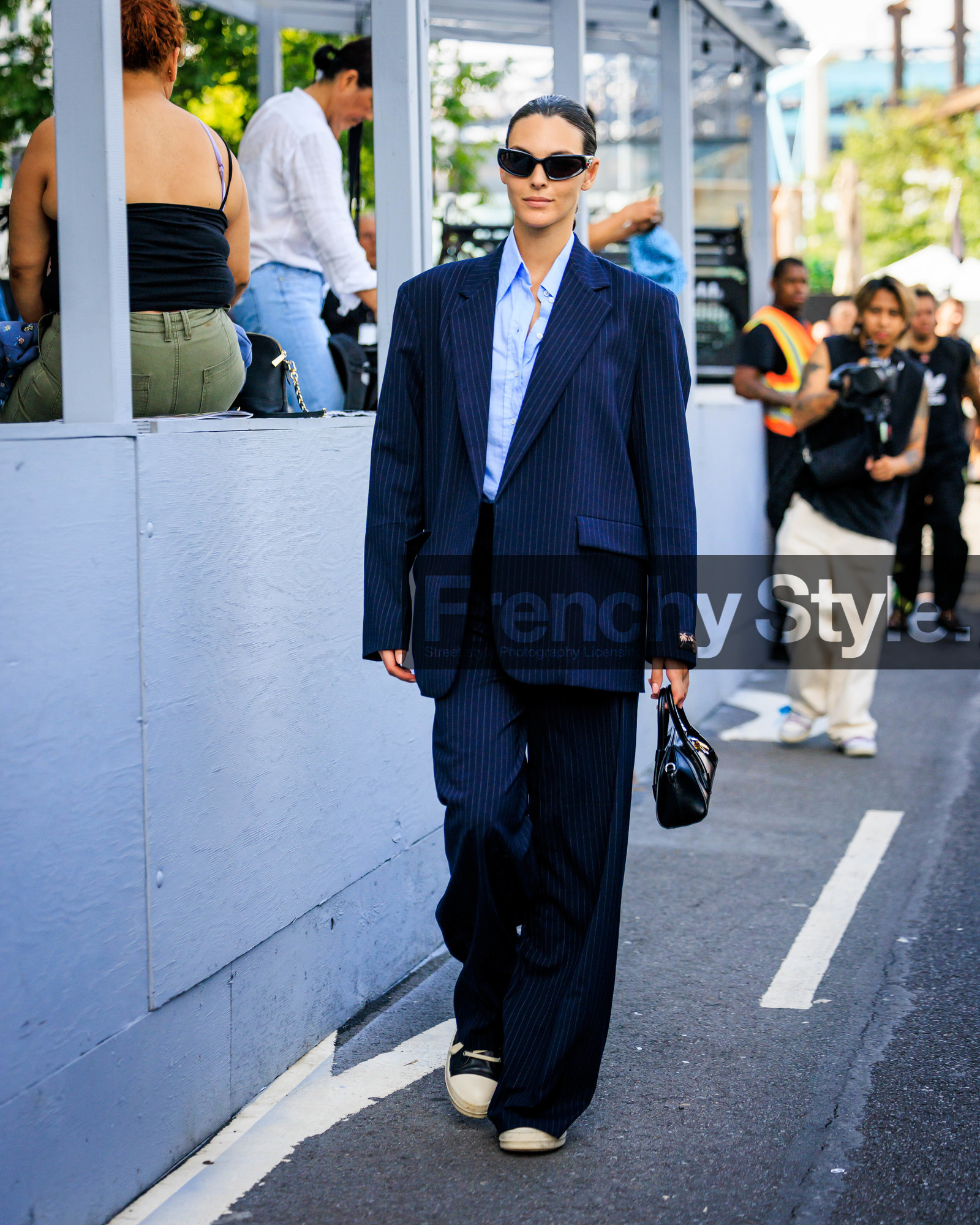 jonathan paciullo, FW, frenchystyle, fashion week, street style, vertical, detail, atmosphere details, NEW YORK, NYFW, SPRING SUMMER 2024, SS 24