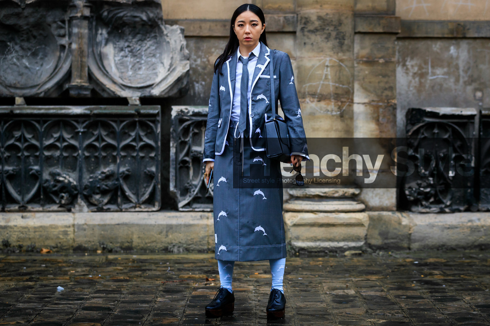 yuyu zhangzou, yuwei zhangzou, grey jacket, grey skirt, grey tie, white shirt, animal print jacket, animal printed skirt, long skirt, light blue socks, black leather derbie, grey leather bag, shoulder bag, thom browne jacket, thom browne look, thom browne shirt, thom browne tie, thom browne skirt, thom browne socks, thom browne shoes, fashion week, frenchystyle, FW, jonathan paciullo, street style, PFW, PARIS, horizontal, atmosphere details, full length