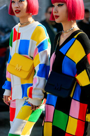 Ami and Aya Suzuki, white skirt, white pullover, checked skirt, checked pullover, multicolor skirt, multicolor pullover, knitwear, knit skirt, crossbody bag, yellow leather bag, black leather bag, black dress, knit dress, fashion week, frenchystyle, FW, jonathan paciullo, street style, MFW, MILAN, AUTUMN WINTER 2020-2021, FALL WINTER 2020-2021, FW 20-21, vertical, atmosphere details, detail