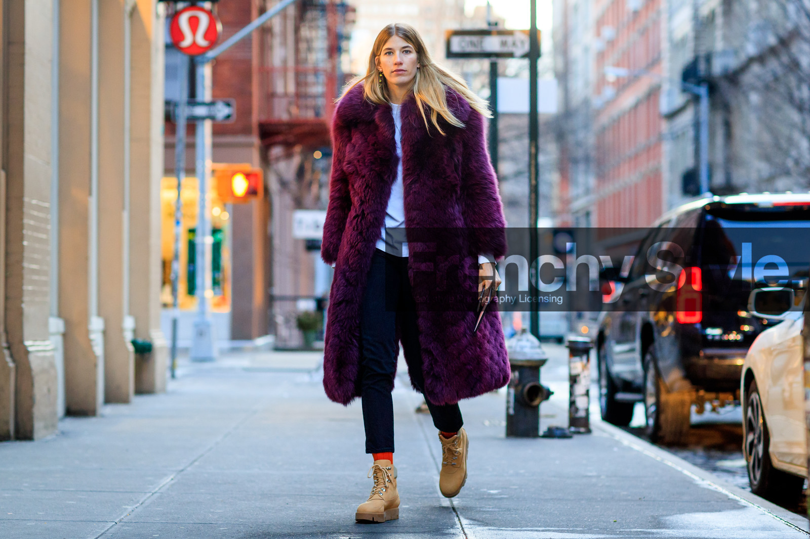 atmosphere details, AUTUMN WINTER 2017-2018, AW 17-18, black pants, camel boots, FALL WINTER 2017-2018, fashion week, frenchystyle, full length, Fur coat, FW, FW 17-18, horizontal, jonathan paciullo, NEW YORK, NYFW, purple coat, purple fur, red socks, street style, trousers, veronika heilbrunner, white t shirt