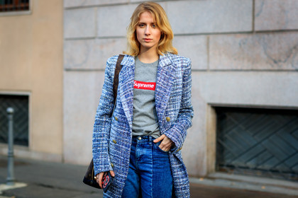 atmosphere details, AUTUMN WINTER 2017-2018, AW 17-18, blue denim, denim pants, detail, FALL WINTER 2017-2018, fashion week, frenchystyle, FW, FW 17-18, graphic coat, grey t shirt, horizontal, jeans, jonathan paciullo, leather bag, MFW, MILAN, printed coat, street style, supreme, trousers, tweed jacket, vêtements