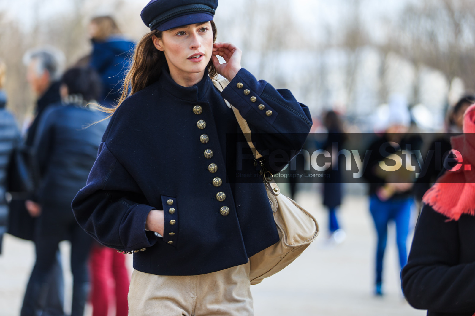 atmosphere details, AUTUMN WINTER 2016-2017, AW 16-17, beige bag, beige pants, blue cap, blue jacket, detail, FALL WINTER 2016-2017, fashion week, frenchystyle, FW, FW 16-17, horizontal, jonathan paciullo, leather bag, navy jacket, PARIS, PFW, street style