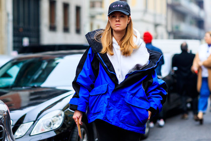 atmosphere details, AUTUMN WINTER 2017-2018, AW 17-18, balenciaga, black cap, blue jacket, detail, FALL WINTER 2017-2018, fashion week, frenchystyle, FW, FW 17-18, graphic jacket, hoodie, horizontal, jonathan paciullo, MFW, MILAN, printed jacket, street style, white sweater