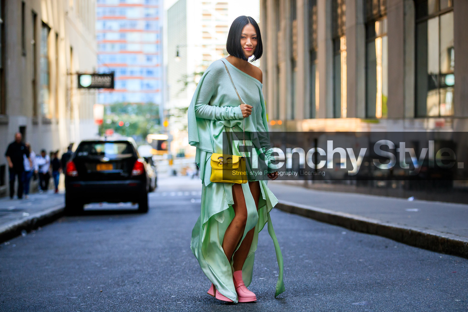 atmosphere details, fashion week, frenchystyle, full length, FW, green skirt, green sweater, horizontal, jonathan paciullo, jw anderson, leather bag, NEW YORK, NYFW, pink shoes, SPRING SUMMER 2018, SS 18, street style, Tiffany Hsu, yellow bag