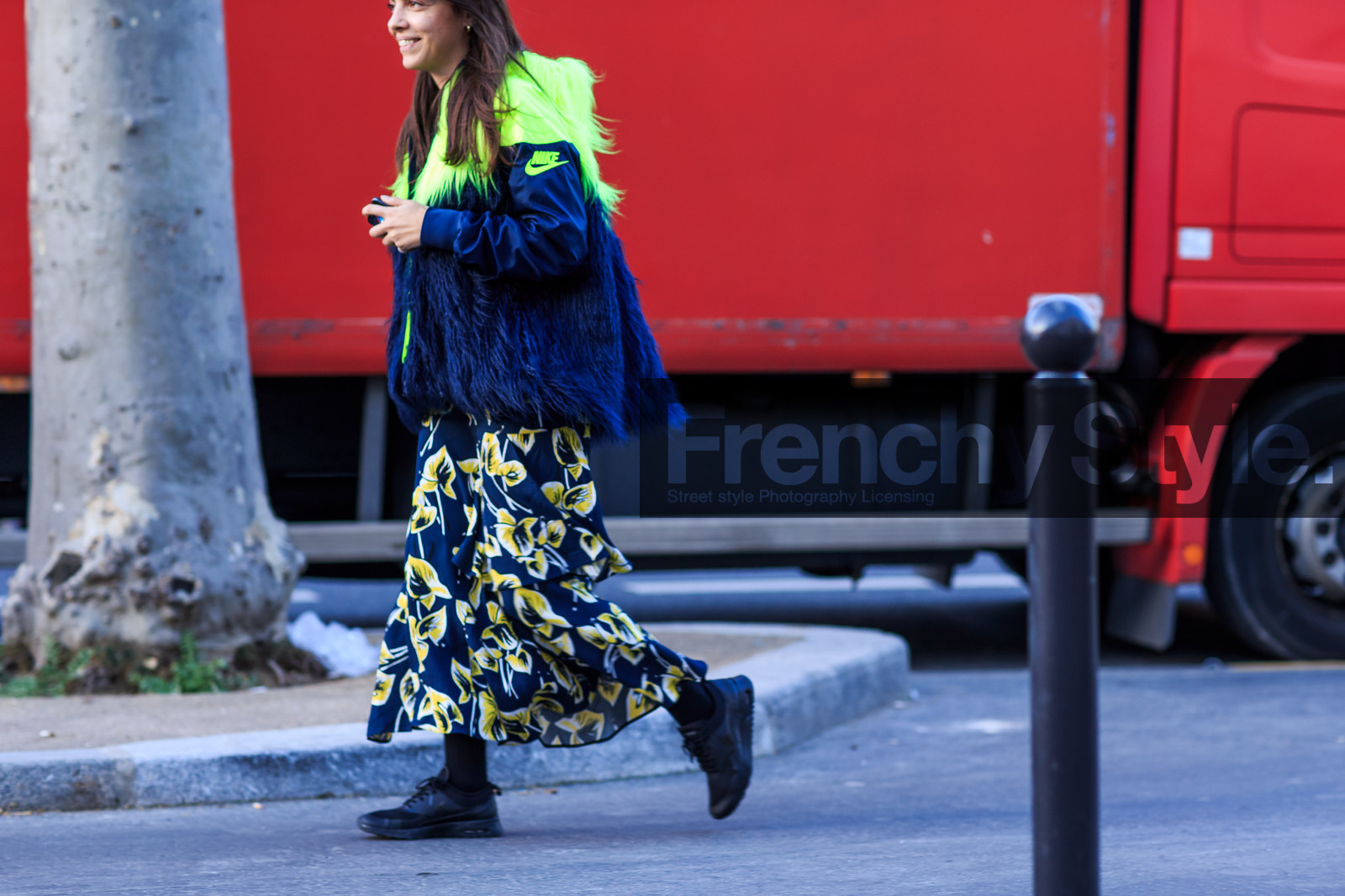atmosphere details, AUTUMN WINTER 2016-2017, AW 16-17, black sneakers, blue, blue fur, blue jacket, blue skirt, detail, FALL WINTER 2016-2017, fashion week, floral, flower, fluo, frenchystyle, FW, FW 16-17, giorgia tal, green, horizontal, jonathan paciullo, navy jacket, nike, PARIS, PFW, printed skirt, street style, yellow