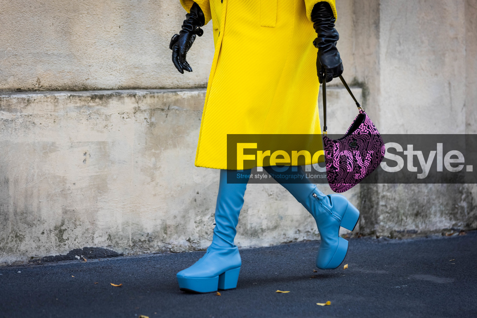 blue boots, color, colorblock, jacquard bag, leather boots, leather glooves, oversize coat, pink bag, plateform, prada bag, prada glooves, prada total look, Tamu McPherson, wool coat, yellow coat, printed bag, detail, fashion week, frenchystyle, FW, jonathan paciullo, street style, SPRING SUMMER 2022, SS 22, MFW, MILAN, atmosphere details, horizontal