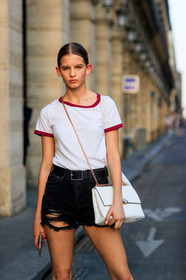 black belt, black denim, denim shorts, leather bag, leather belt, white bag, white t shirt, fashion week, frenchystyle, FW, jonathan paciullo, street style, PFW, PARIS, vertical, detail, atmosphere details, model, AUTUMN WINTER 2018-2019, FALL WINTER 2018-2019, FW 18-19