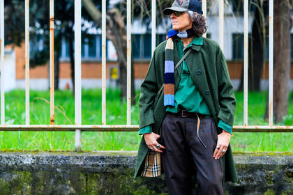 atmosphere details, AUTUMN WINTER 2017-2018, AW 17-18, brown pants, detail, FALL WINTER 2017-2018, fashion week, frenchystyle, FW, FW 17-18, geometric, green cap, green coat, green shirt, horizontal, jonathan paciullo, MFW, MILAN, printed scarf, street style, sunglasses, trousers