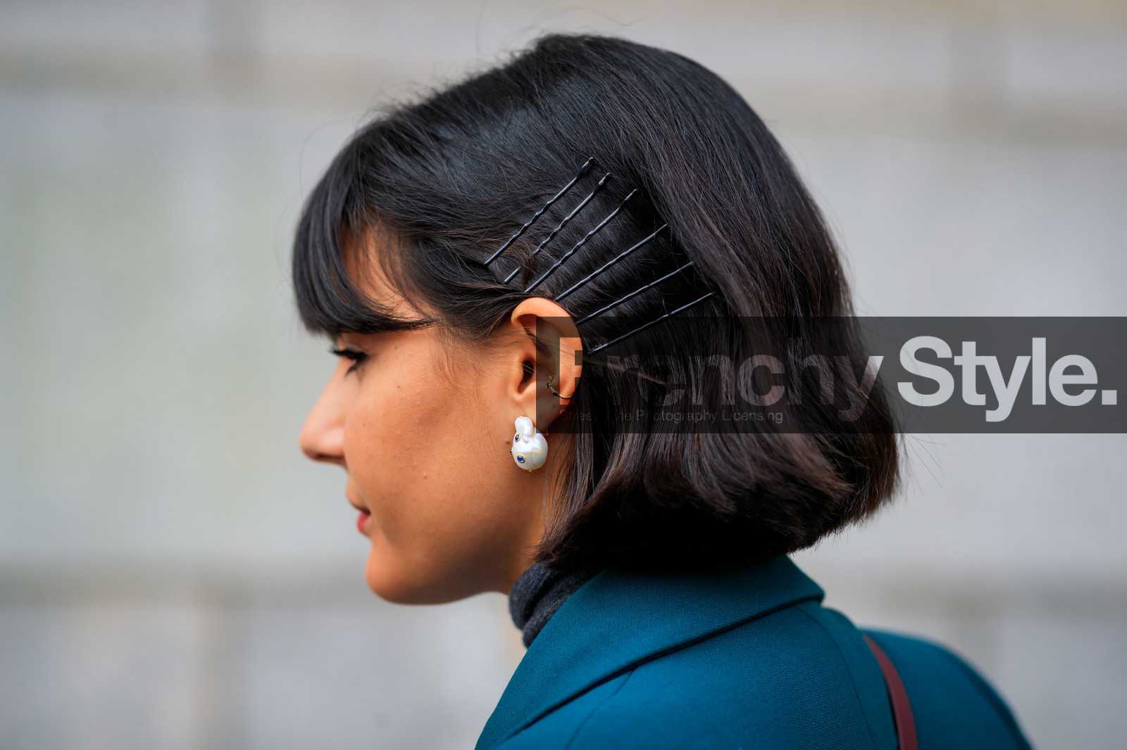 earrings, hair clip, maria bernad, pearls, street style, jonathan paciullo, frenchystyle, NYFW, NEW YORK, AUTUMN WINTER 2019-2020, AW 19-20, FALL WINTER 2019-2020, FW 19-20, FW, fashion week, atmosphere details, horizontal, detail