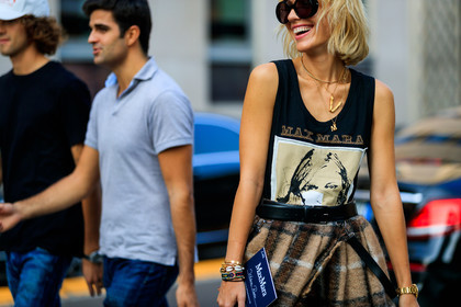 black belt, black t shirt, brown skirt, checked, graphic skirt, leather belt, max mara, necklace, plaid, printed skirt, printed t shirt, sunglasses, tartan, viktoria rader, fashion week, frenchystyle, FW, jonathan paciullo, street style, MFW, MILAN, SPRING SUMMER 2019, SS 19, atmosphere details, horizontal, detail