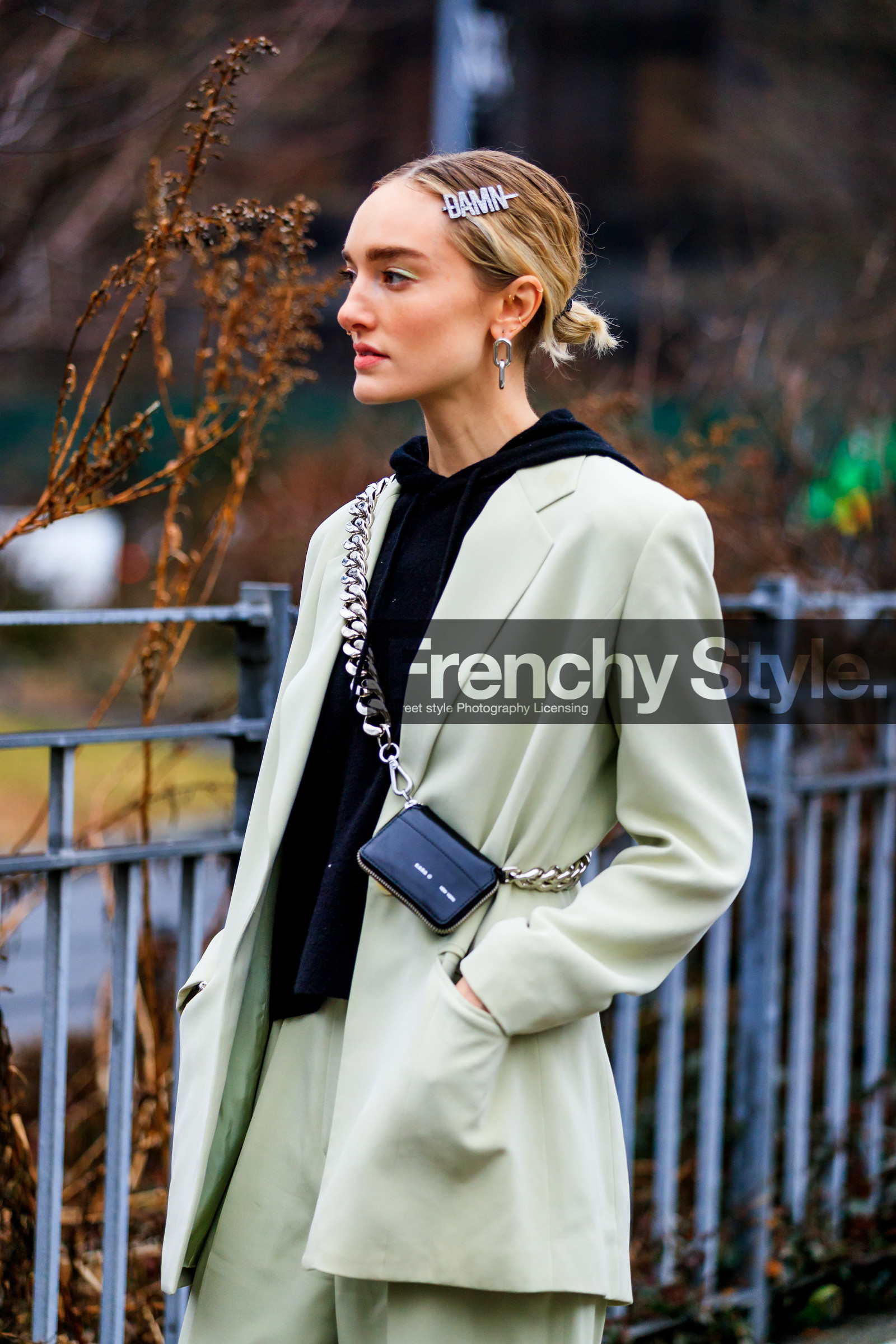 black bag, black sweater, blazer, earrings, green jacket, green pants, green suit, hair clip, hoodie, leather bag, off white, street style, jonathan paciullo, frenchystyle, NYFW, NEW YORK, AUTUMN WINTER 2019-2020, AW 19-20, FALL WINTER 2019-2020, FW 19-20, fashion week, FW, vertical, atmosphere details, detail