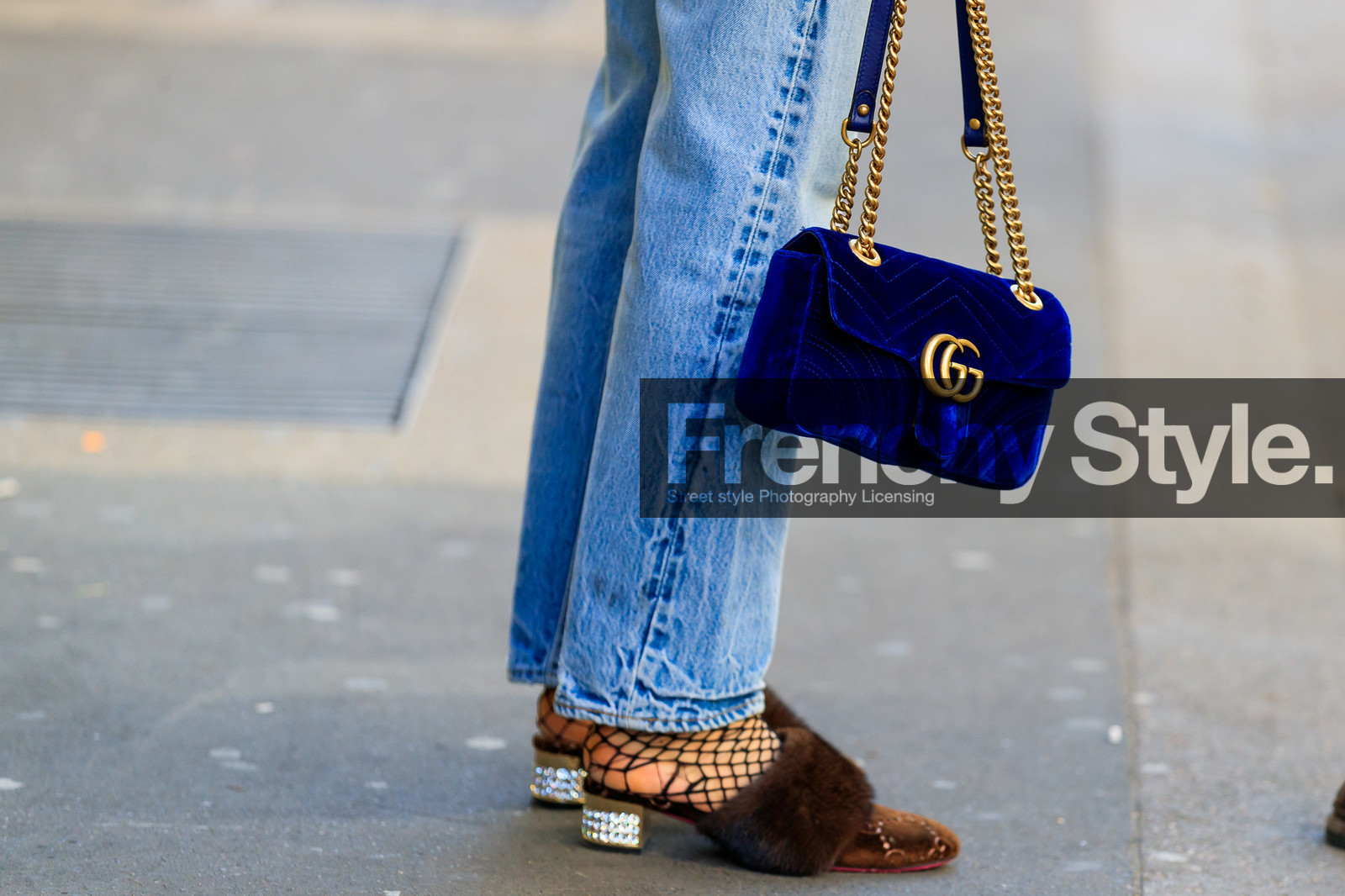 blue bag, blue denim, brown fur, brown shoes, denim pants, fishnet, fur shoes, gucci, jeans, leather bag, leather shoes, trousers, fashion week, frenchystyle, FW, jonathan paciullo, street style, PFW, PARIS, AUTUMN WINTER 2019-2020, AW 19-20, FALL WINTER 2019-2020, FW 19-20, horizontal, atmosphere details, detail