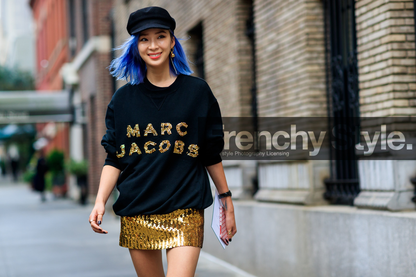 atmosphere details, beret, black hat, black sweater, detail, embroidered sweater, fashion week, frenchystyle, FW, glitter, gold, golden skirt, horizontal, irene kim, jonathan paciullo, marc jacobs, NEW YORK, NYFW, printed sweater, sequined skirt, shiny skirt, SPRING SUMMER 2018, SS 18, street style