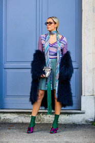 AUTUMN WINTER 2017-2018, AW 17-18, black fur coat, bulgari, FALL WINTER 2017-2018, fashion week, frenchystyle, full length, FW, FW 17-18, graphic skirt, graphic top, green socks, high heels, jonathan paciullo, leather bag, leather shoes, marco de vincenzo, MFW, MILAN, pink shoes, printed scarf, printed skirt, printed top, purple top, silver bag, street style, sunglasses, vertical