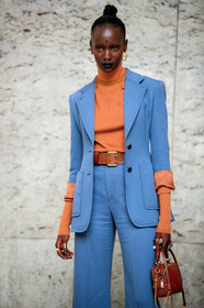 lous and the yakusa, light blue jacket, light blue pants, light blue suits, orange pullover, turtleneck pullover, camel leather bag, hand bag, chloe bag, chloe jacket, chloe look, chloe pants, chloe pullover, multi rings, stone ring, big ring, make up, make up details, nose piercing, fashion week, frenchystyle, FW, jonathan paciullo, street style, PFW, PARIS, SPRING SUMMER 2021, SS 21, vertical, atmosphere details, detail