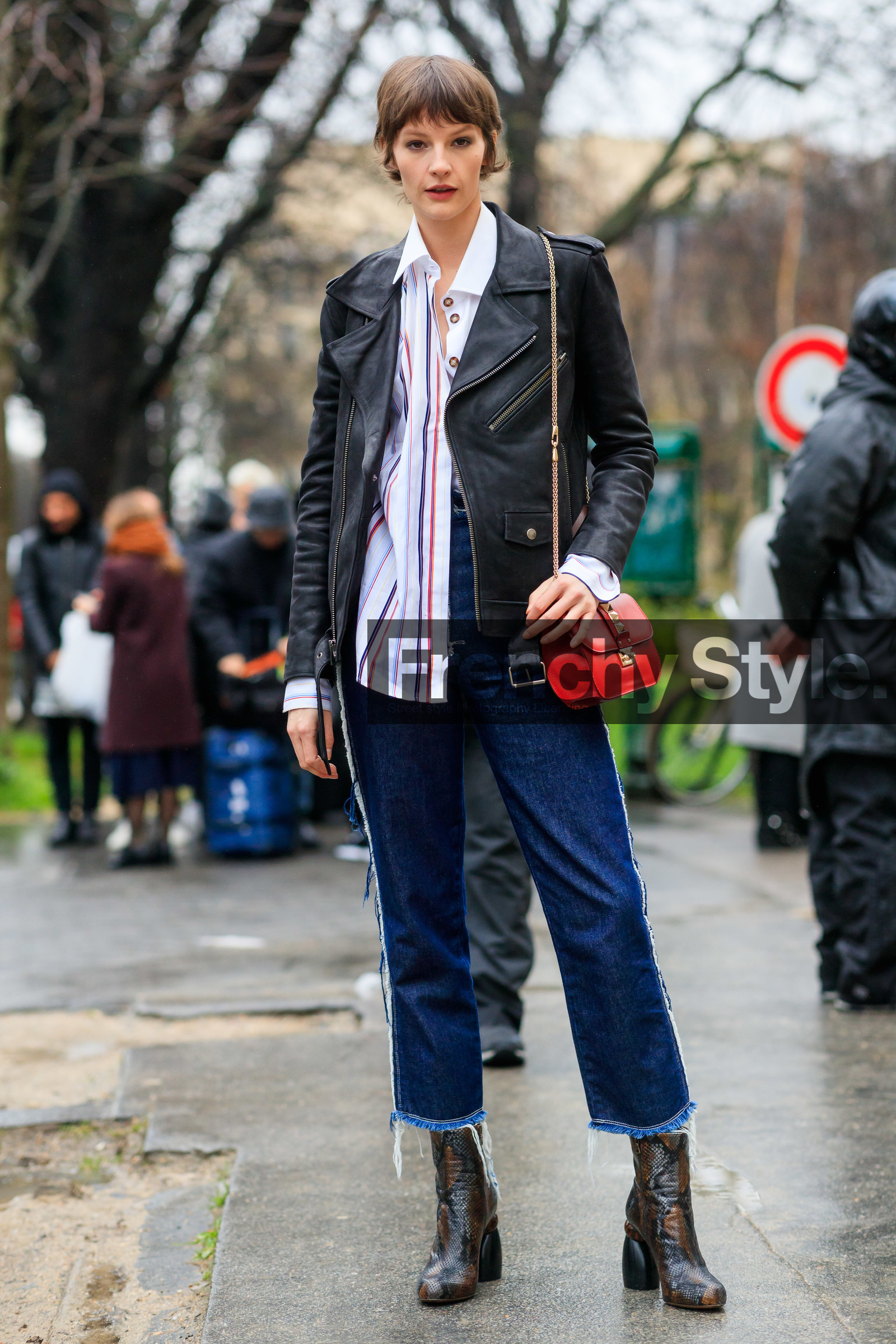model, sara blomqvist, black leather perfecto, white shirt, striped shirt, red shirt, red leather bag, navy blue shirt, blue jeans, used jeans, denim, shoulder bag, golden strap bag, brown leather boots, animal skin boots, low boots, high heels boots, big heels, valentino bag, studs details bag, fashion week, frenchystyle, FW, jonathan paciullo, street style, PFW, PARIS, AUTUMN WINTER 2020-2021, FALL WINTER 2020-2021, FW 20-21, vertical, full length