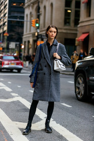 model, nude make up, hair details, make up, make up details, grey coat, checked coat, black tights, black leather boots, doc marteens shoes, laced boots, flat boots, white leather bag, shoulder bag, quilted bag, silvered chain strap bag, michael kors bag, fashion week, frenchystyle, FW, jonathan paciullo, street style, NYFW, NEW YORK, AUTUMN WINTER 2020-2021, FALL WINTER 2020-2021, FW 20-21, vertical, full length