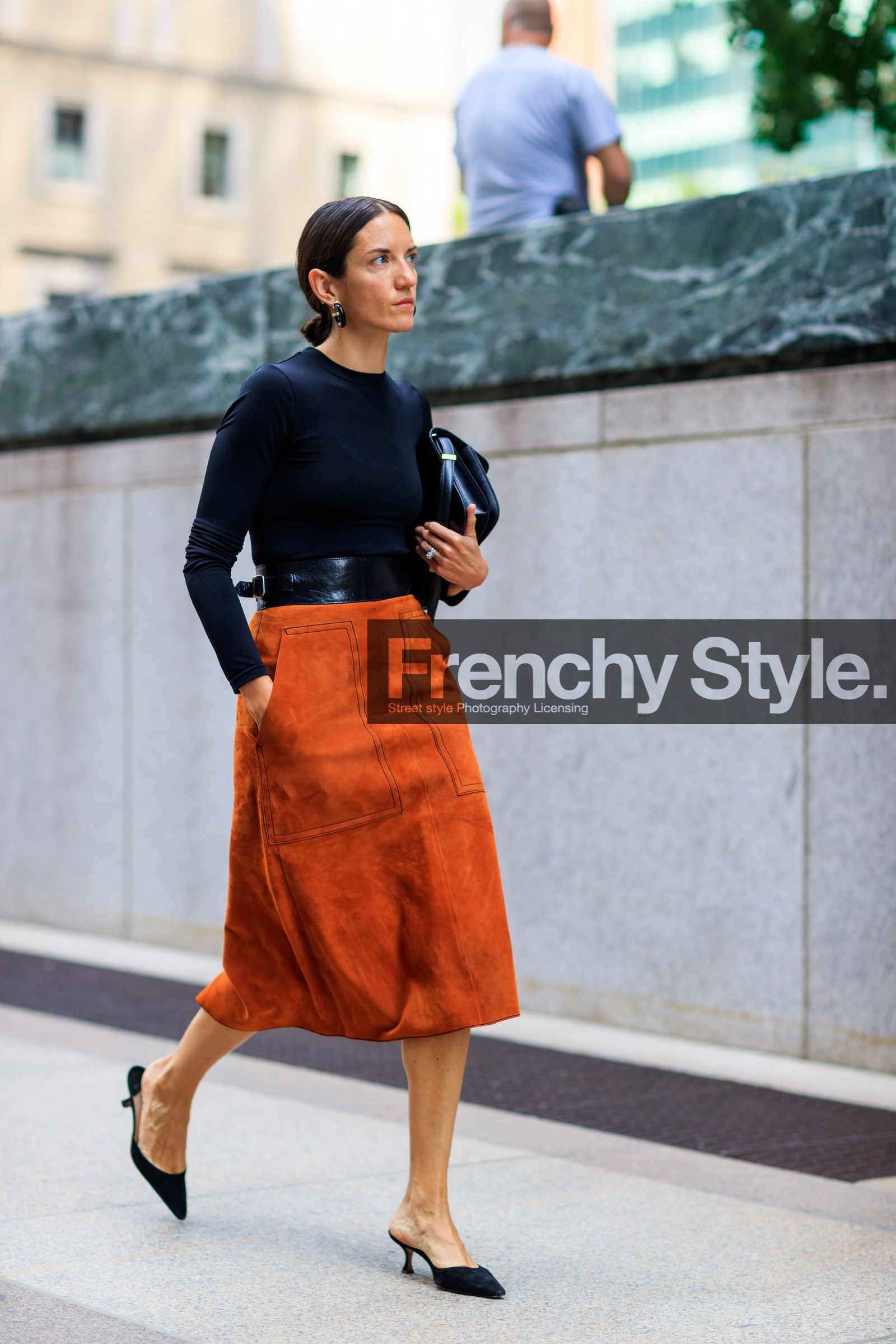 black belt, black shoes, black sweater, brown skirt, fashion week, frenchystyle, full length, FW, high heels, jonathan paciullo, leather bag, leather belt, leather shoes, leather skirt, NEW YORK, NYFW, SPRING SUMMER 2018, SS 18, street style, vertical