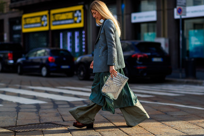 ada kokosar, atmosphere details, AUTUMN WINTER 2017-2018, AW 17-18, blazer, FALL WINTER 2017-2018, fashion week, frenchystyle, full length, FW, FW 17-18, green dress, green pants, grey jacket, horizontal, jonathan paciullo, leather bag, leather shoes, MFW, MILAN, shiny bag, silk dress, silver bag, street style, trousers, wide pants
