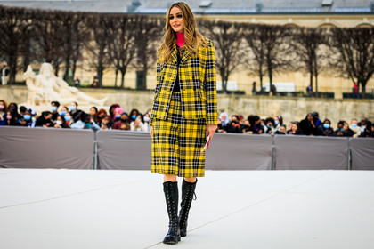 plaid skirt, plaid, jacket, yellow jacket, yellow skirt, combat boots, laced boots, dior, full plaid look, red turtleneck, olivia palermo, fashion week, frenchystyle, FW, jonathan paciullo, street style, AUTUMN WINTER 2022-2023, FALL WINTER 2022_2023, FW 22-23, PFW, PARIS, horizontal, atmosphere details, full length