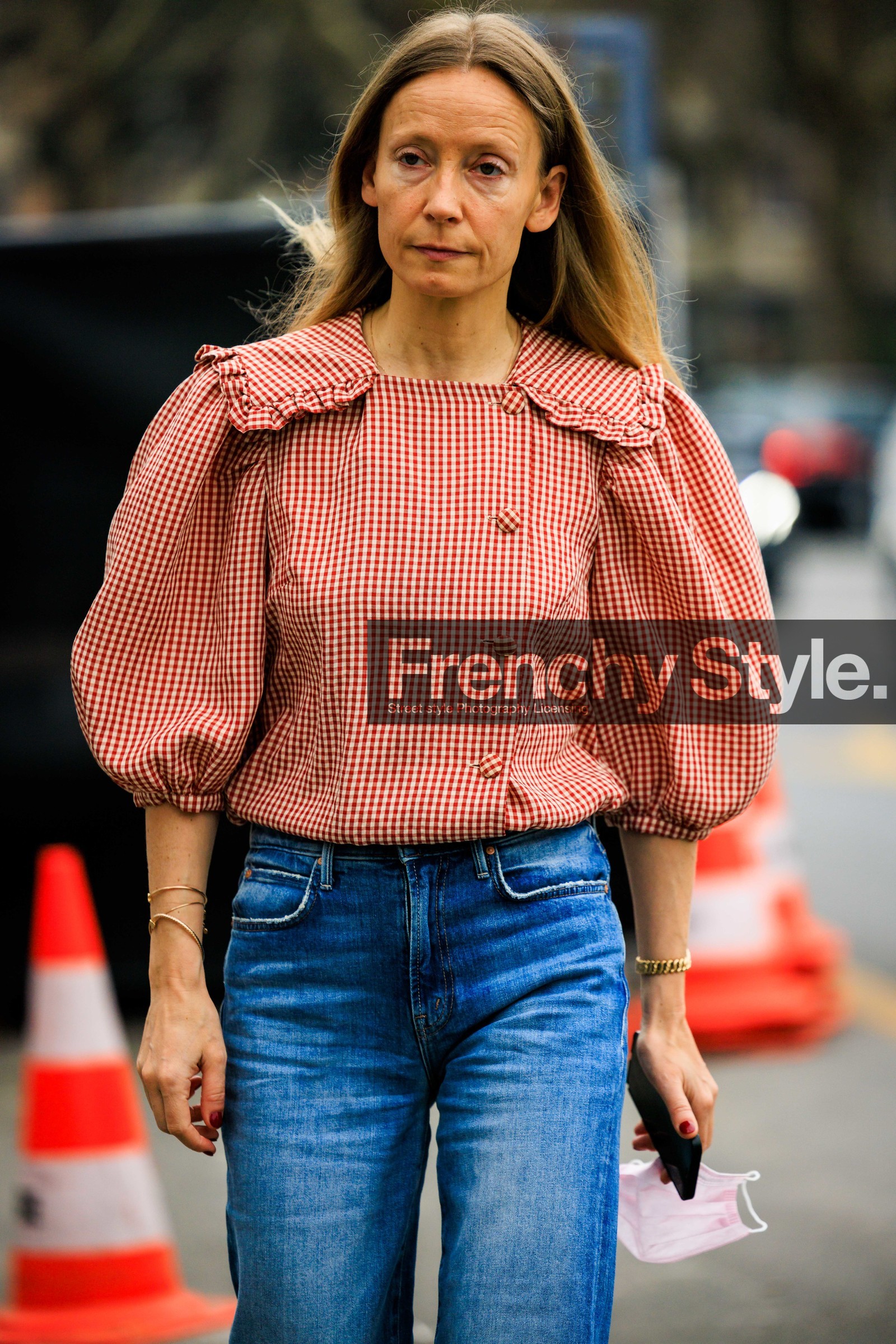 plaid shirt, red shirt, globy shirt, classic jeans, denim pants, details, street style, jonathan paciullo, FW, frenchystyle, fashion week, AUTUMN WINTER 2022-2023, FALL WINTER 2022_2023, FW 22-23, PFW, PARIS, vertical, detail
